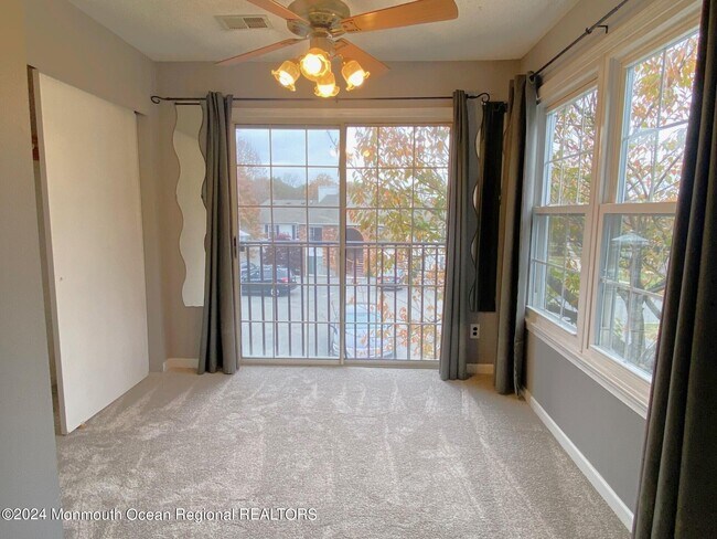 Foto del edificio - 46 Frontier Way