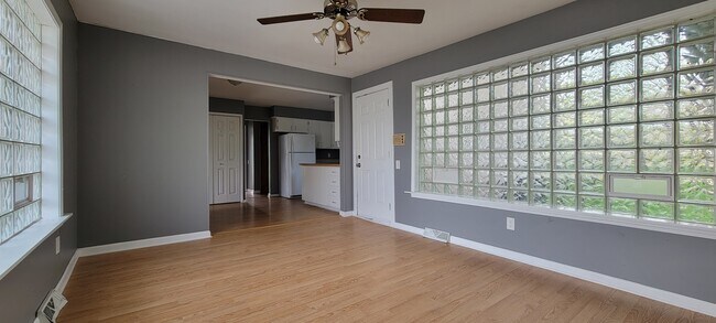 Foto del edificio - 34475 Jefferson Ave