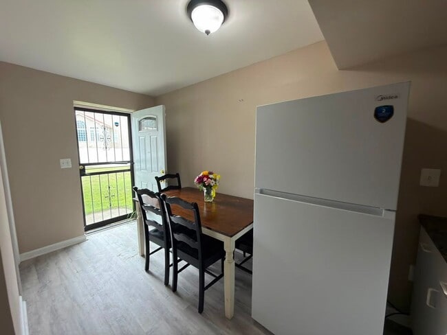 Photo - Private Basement Room in Waldorf | Utilities & WiFi Included Townhome