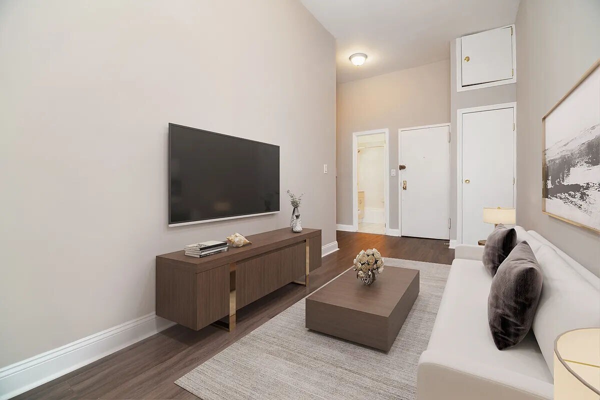 Primary Photo - 141 East 95th Street