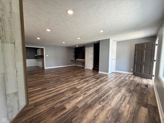 Building Photo - 3638 Lombardy Pl