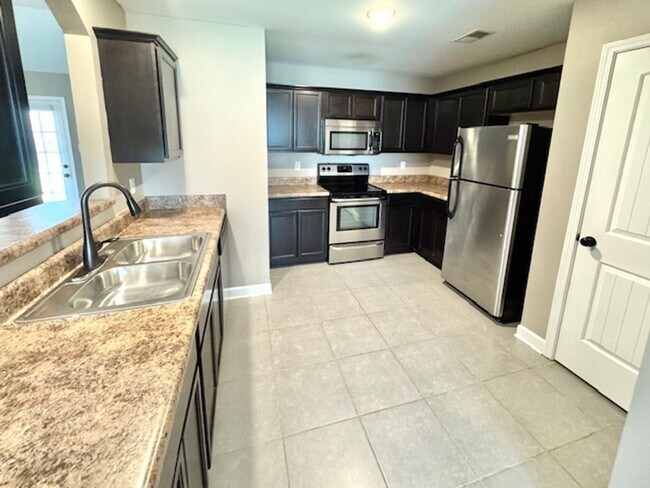 Building Photo - Maywood Drive8148S