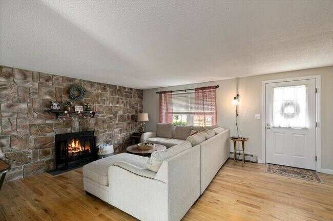 Foto del edificio - 114 Fieldstone Dr
