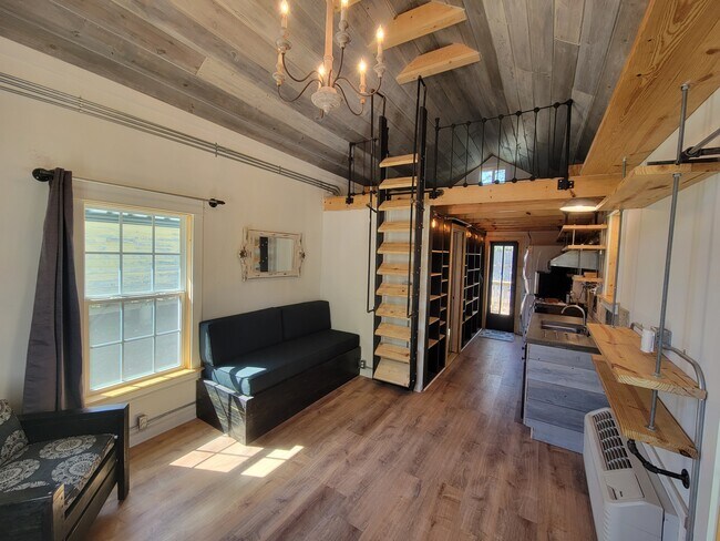Building Photo - 231 Valentino Pl