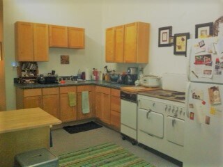 kitchen - 814 N Noble St