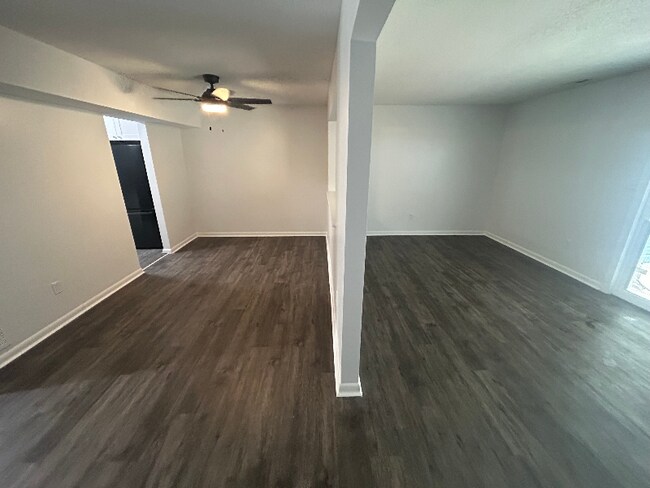 Foto del edificio - 407 Longleaf Rd