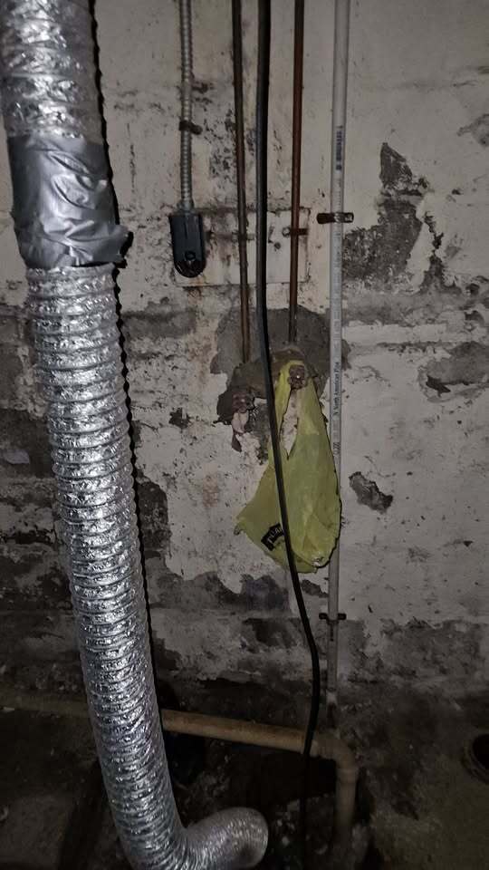 Foto del edificio - 2225 Academy Ave