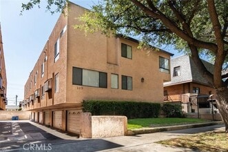 Building Photo - 105 Marguerita Ave