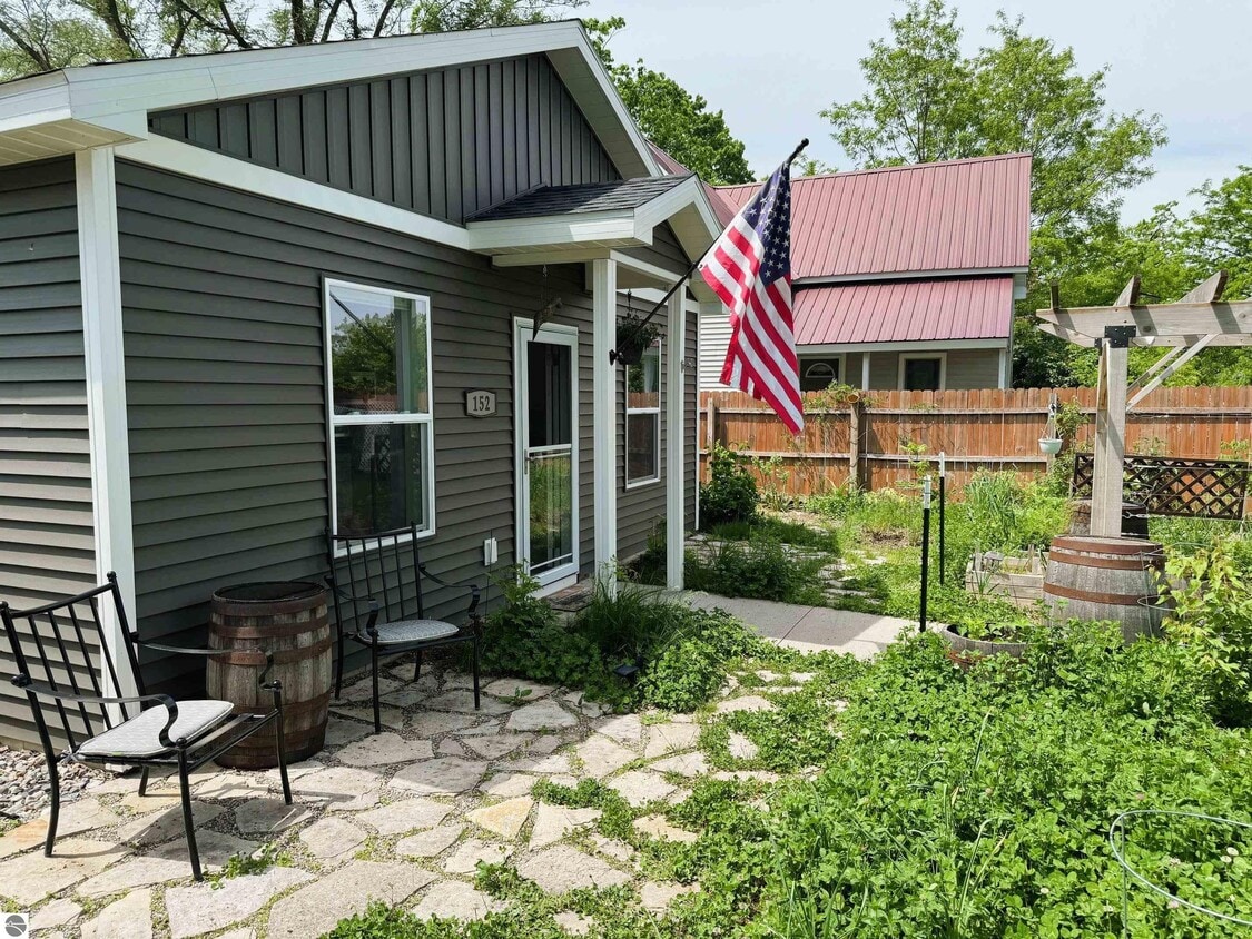 Foto principal - 152 E Fourteenth St