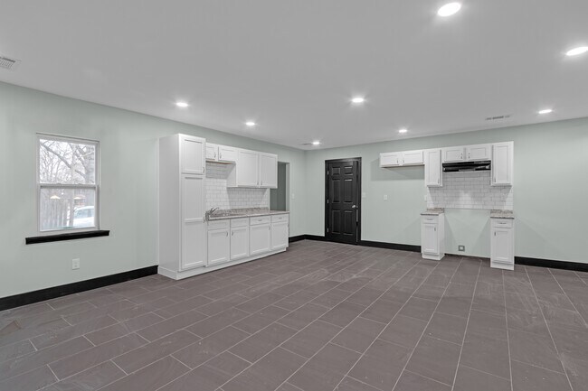 Photo - 1697 Baine Ave House