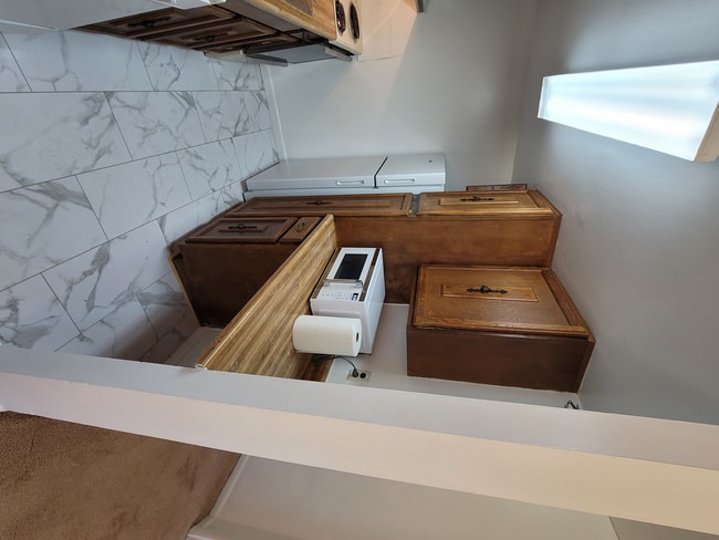 Cocina con todos los electrodomésticos - 255 E Beaver Ave