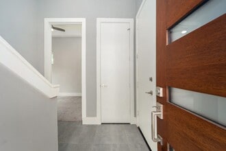 Building Photo - 1507 Truxillo St