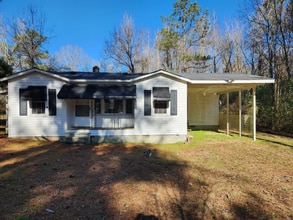 Building Photo - 107 Center St