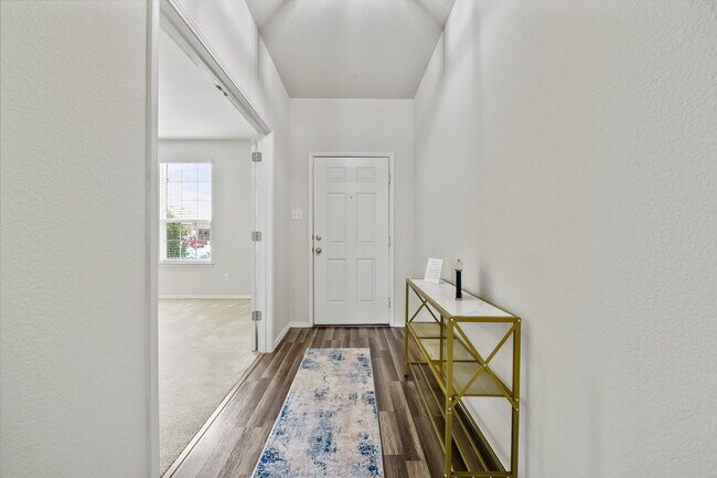 Foto del edificio - 3104 Montserrat Creek Dr