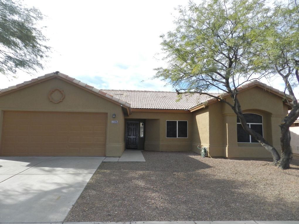 Primary Photo - 9051 N Shadow Rock Dr