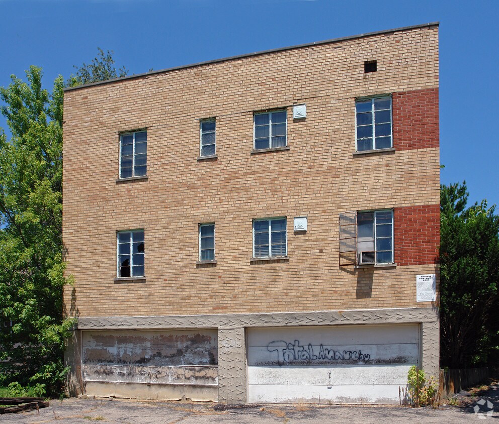 Building Photo - 3569 Carmel Ter