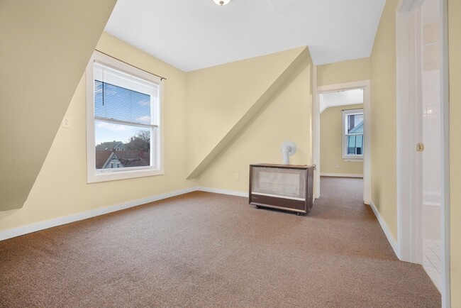Building Photo - 94 Rockland St