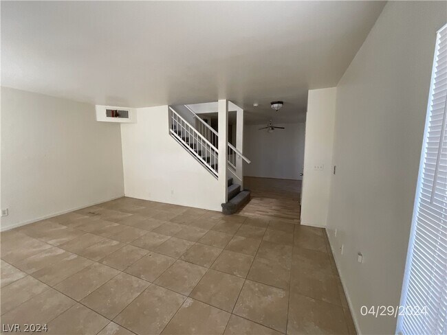 Foto del edificio - 2608 Peat Moss Ave