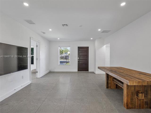 Foto del edificio - 340 NW 45th St