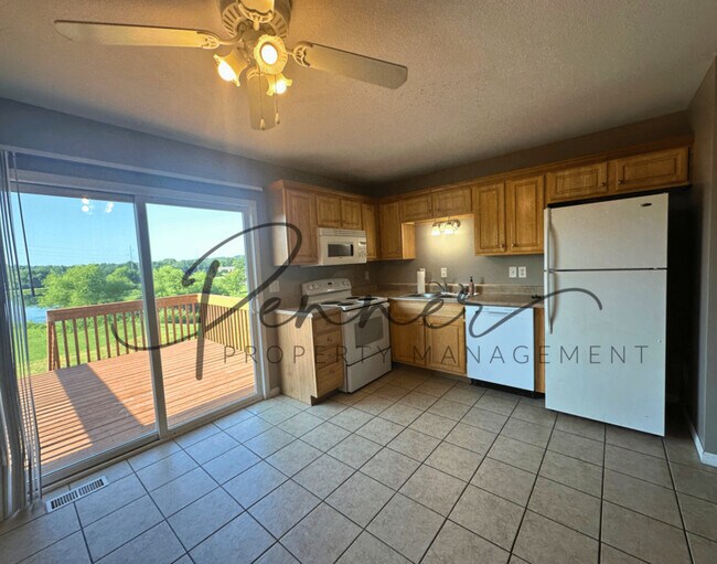 Foto del edificio - 1017 NW Willow Dr