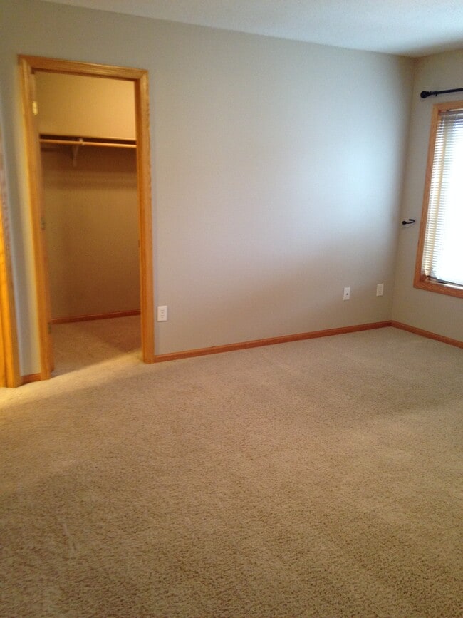 Building Photo - 2106 Linden Trl