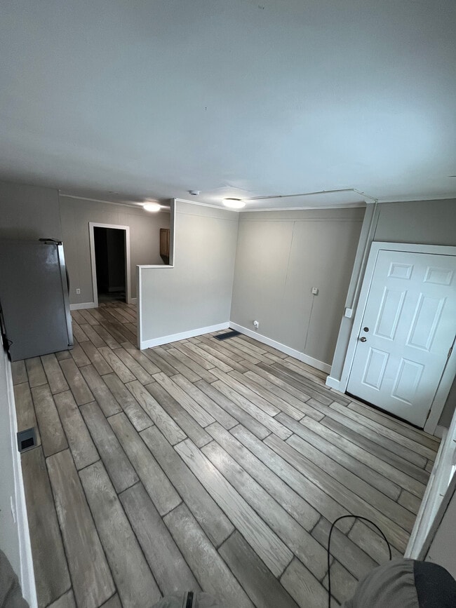 Foto del edificio - 106 N Main St