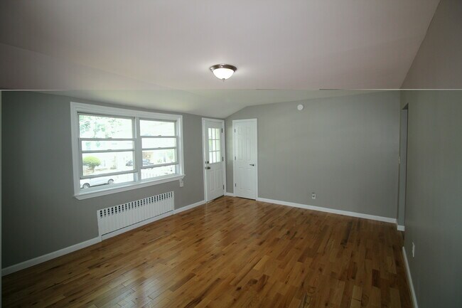 Sala de estar - 209 Tibbetts Rd