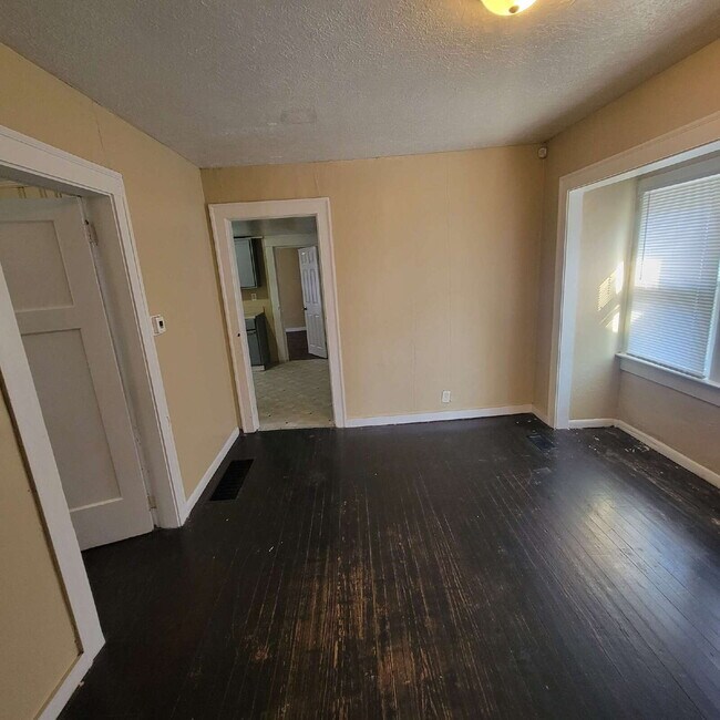 Foto del edificio - Near Eastside 4BR House ready to RENT!