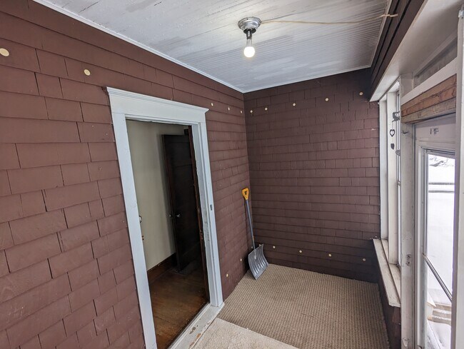porch - 2606 Jennings St