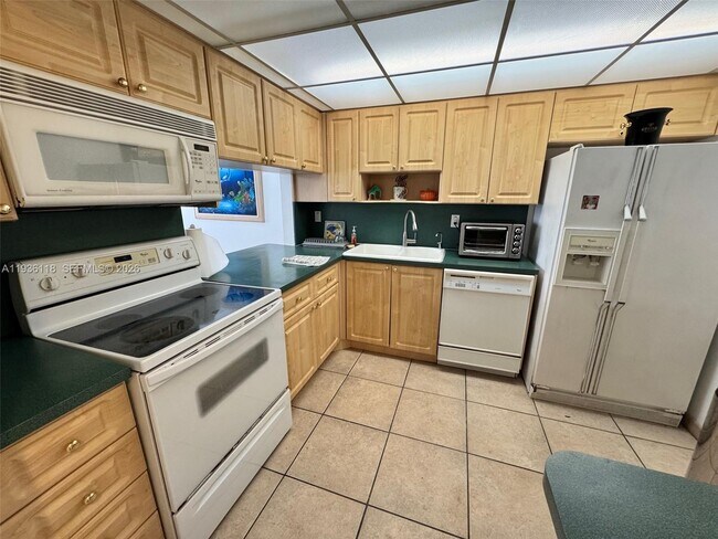 Foto del edificio - 2625 Collins Ave