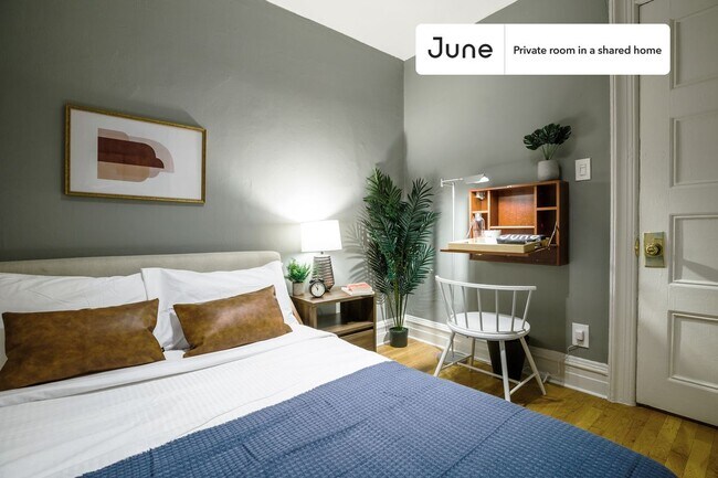Foto del edificio - Private bedroom in 4 bed/1 bath Home