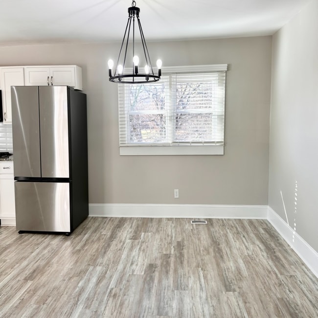 Building Photo - 117 Green Dr