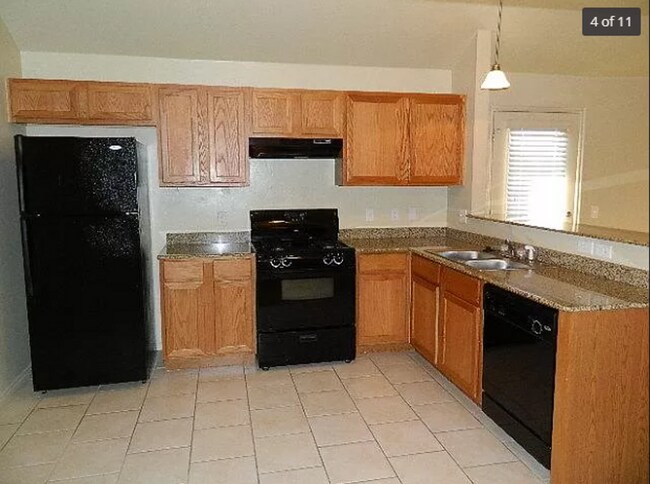 Foto del edificio - TAKE A LOOK AT YOUR NEW HOME!