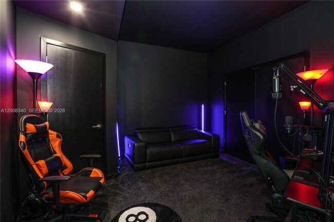 Building Photo - 851 NE 1st Ave