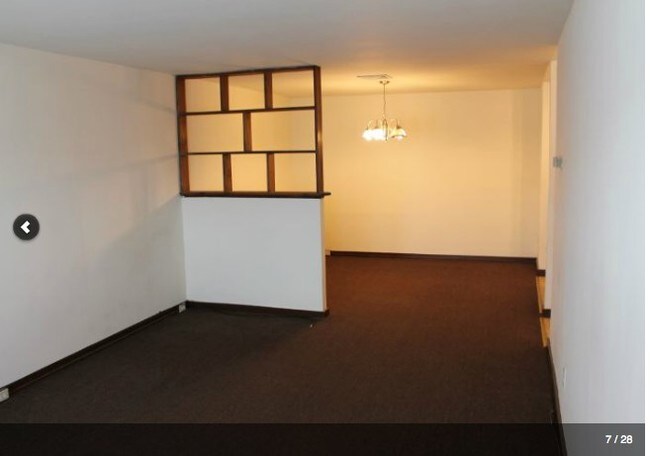 Foto del edificio - 214 W Rd