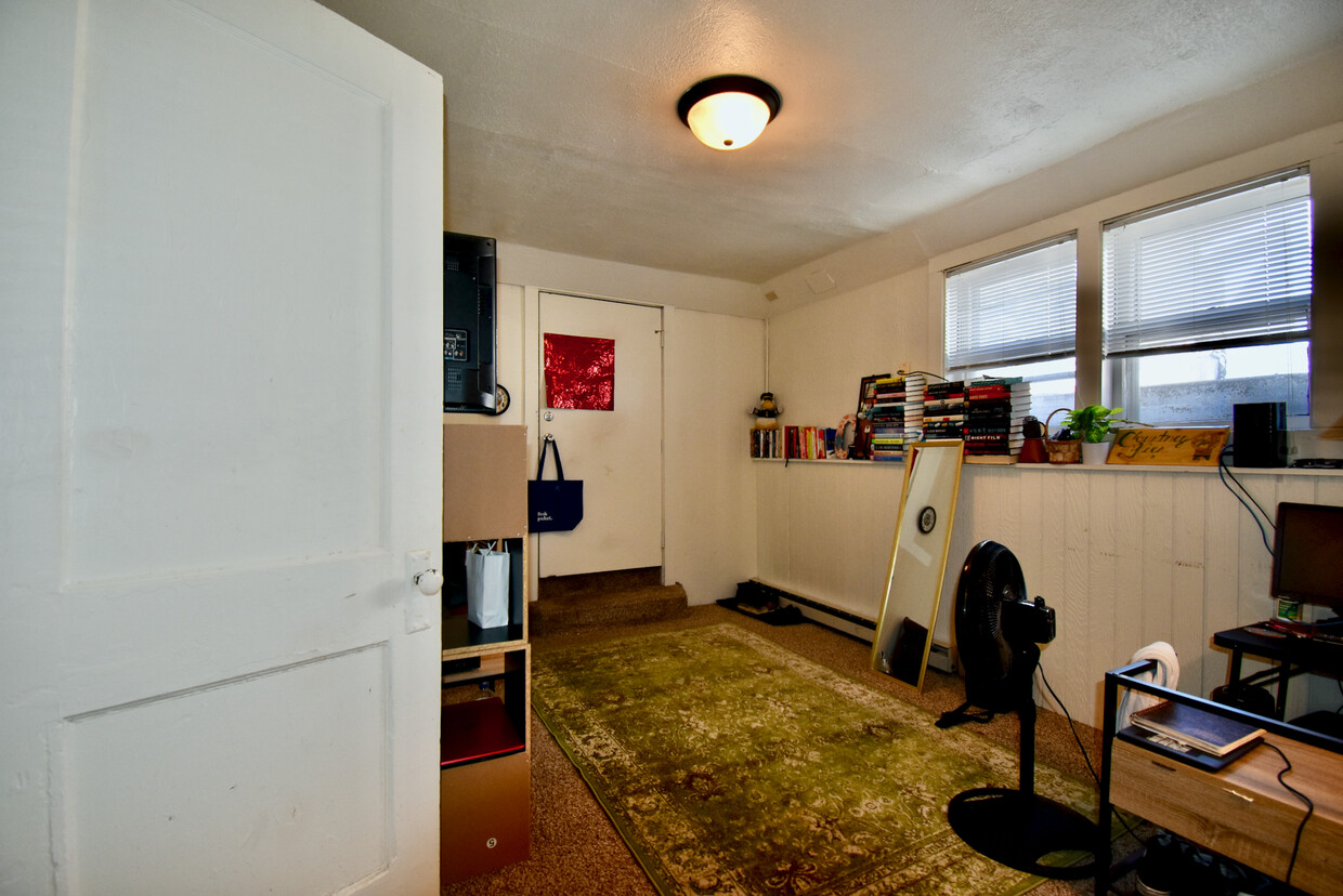 Foto principal - 1226 10th St N