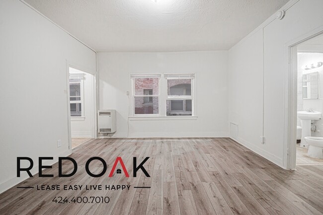 Building Photo - 246 S Kenmore Ave