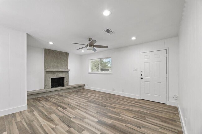 Building Photo - 2500 Audubon Pl