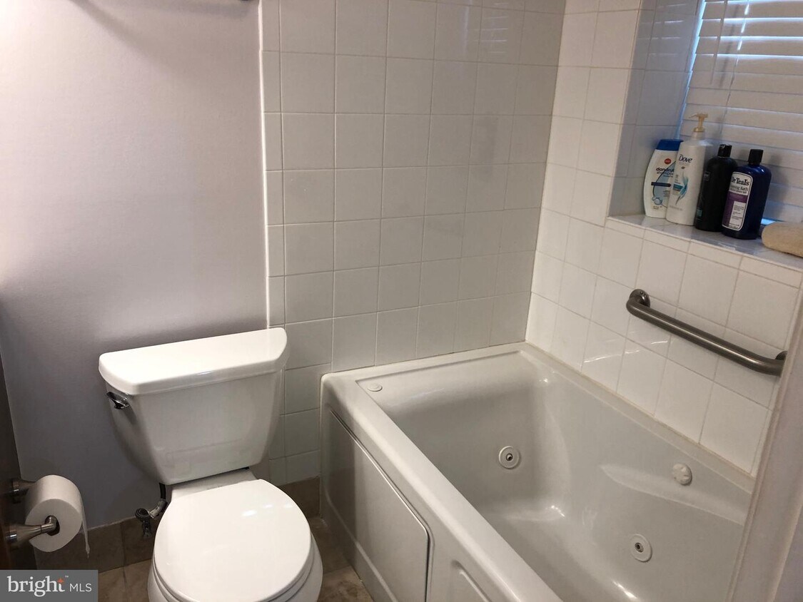 Foto principal - 11150 Oak Leaf Dr