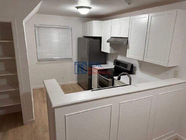 Foto del edificio - 2116 E 103rd Ave