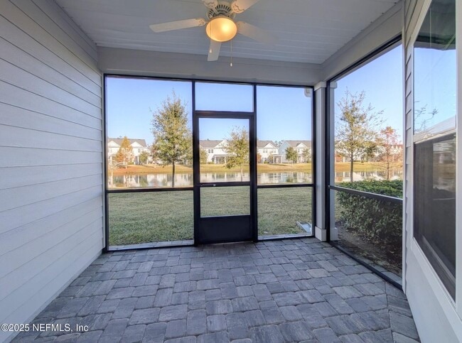 Foto del edificio - 383 Boracay Cir