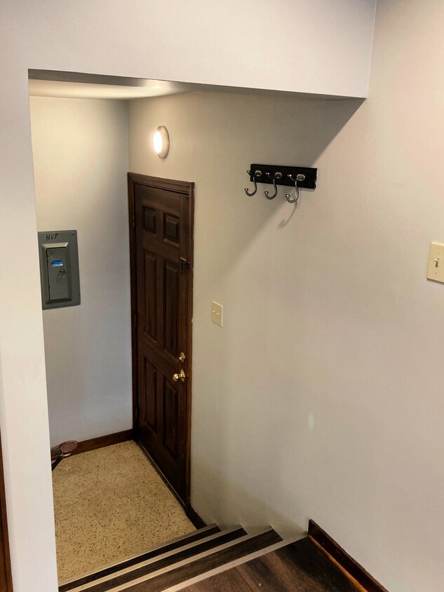 Primary Photo - 2110 Murray Ave
