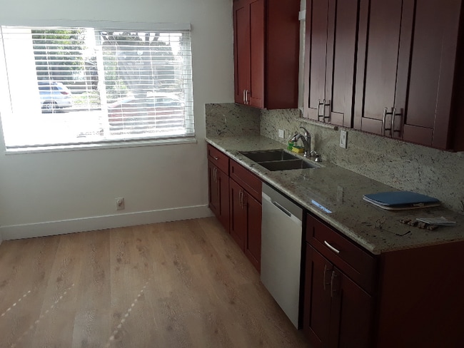 Building Photo - 36730 Ruschin Dr