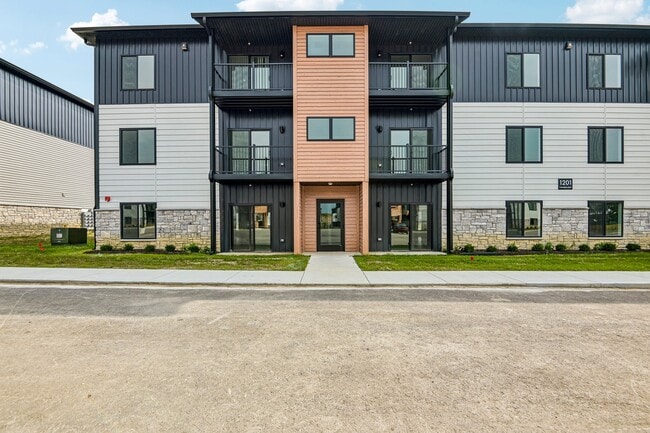 Building Photo - Ingalls Flats
