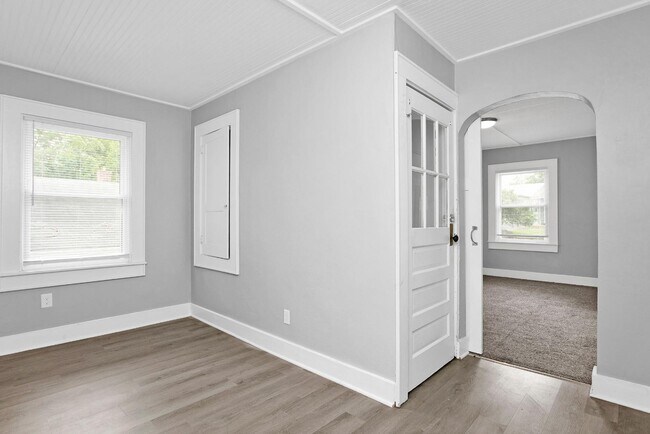 Foto del edificio - 104 Taylor Blvd