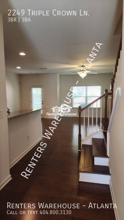 Foto del edificio - Charming 3-Bedroom, 2.5-Bath Townhome with...