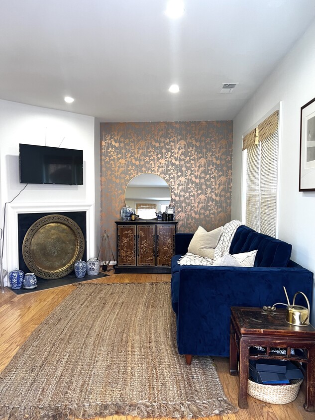Primary Photo - 1477 A St NE