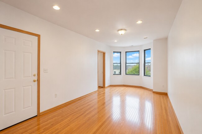 Foto del edificio - 3213 S Green St