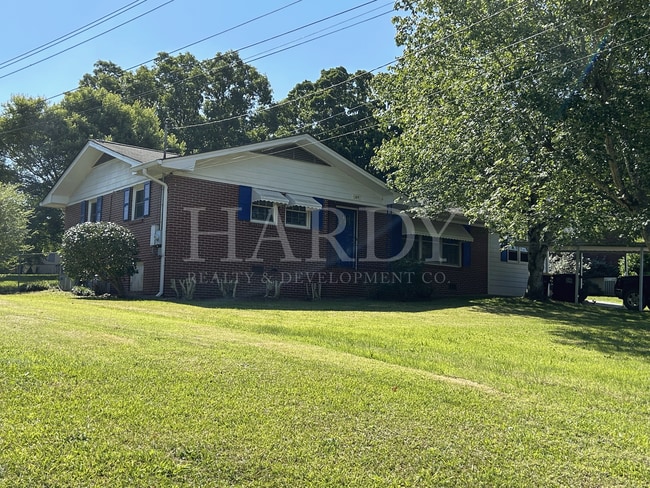 Building Photo - 2703 Lakeridge Cir NW