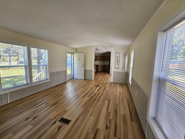 Building Photo - 25 Mapledale Acres